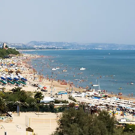Green Marine B9 Silvi Vacanza Apartment *